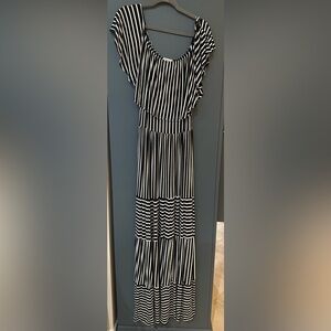 1x Black and White stripped Maxi, off the shoulder.